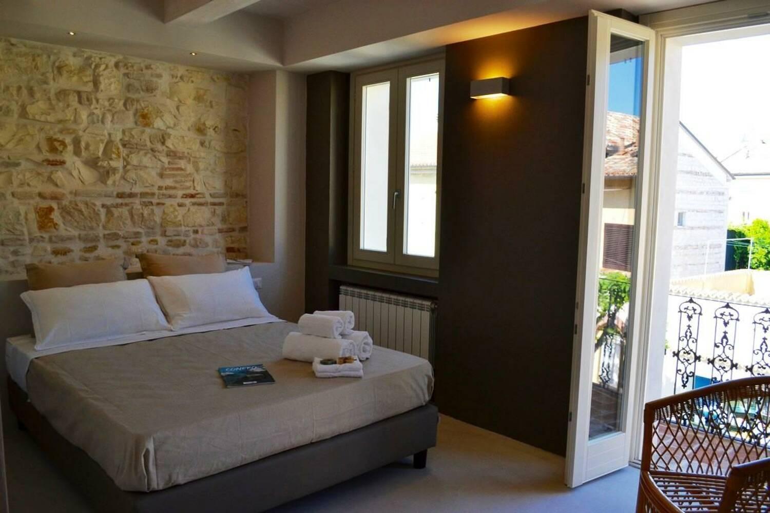 Ral 7039 Hotell Numana Eksteriør bilde